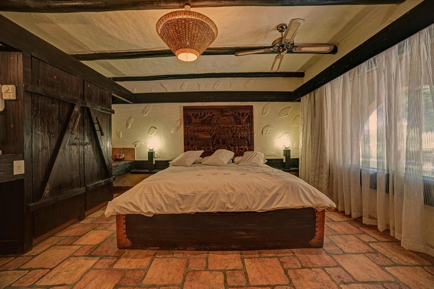 Mount Etjo Safari Lodge Kalkfeld Extérieur photo