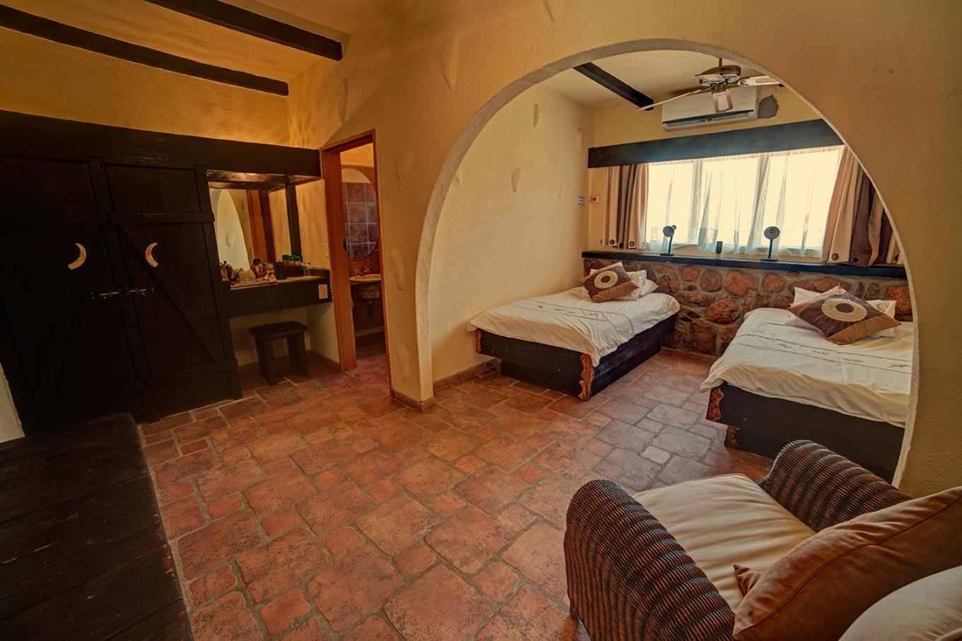 Mount Etjo Safari Lodge Kalkfeld Extérieur photo