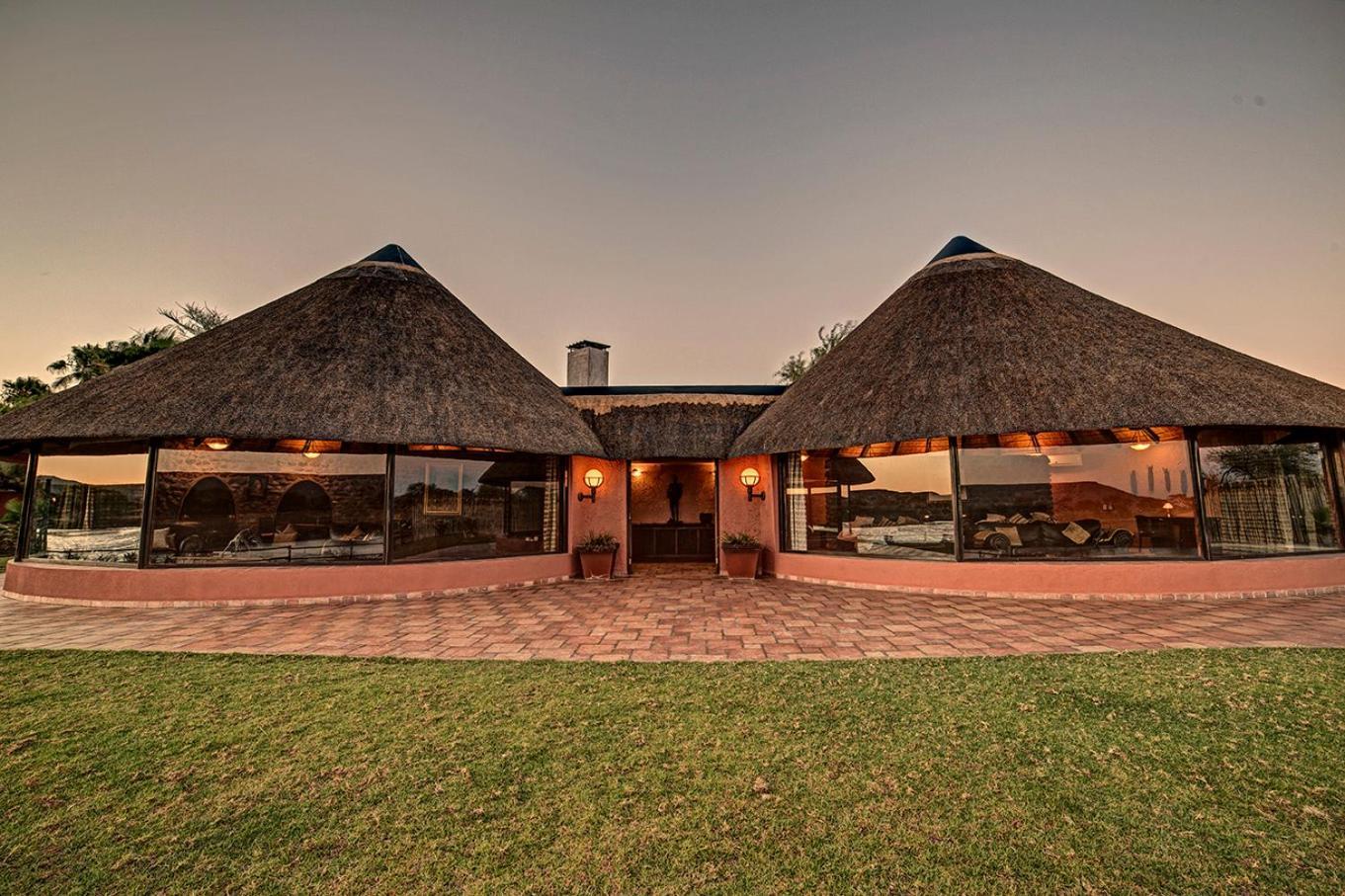 Mount Etjo Safari Lodge Kalkfeld Extérieur photo