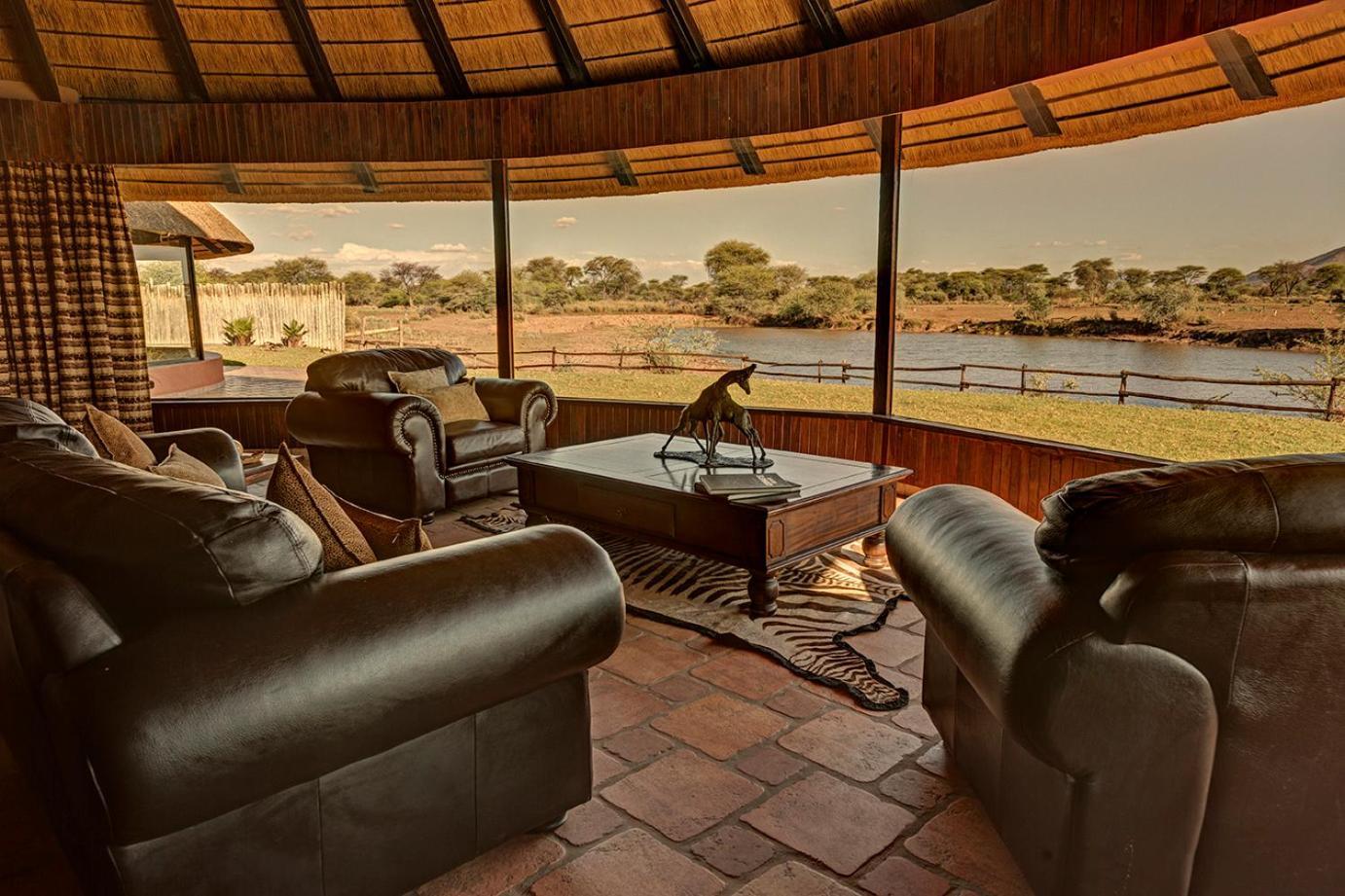 Mount Etjo Safari Lodge Kalkfeld Extérieur photo
