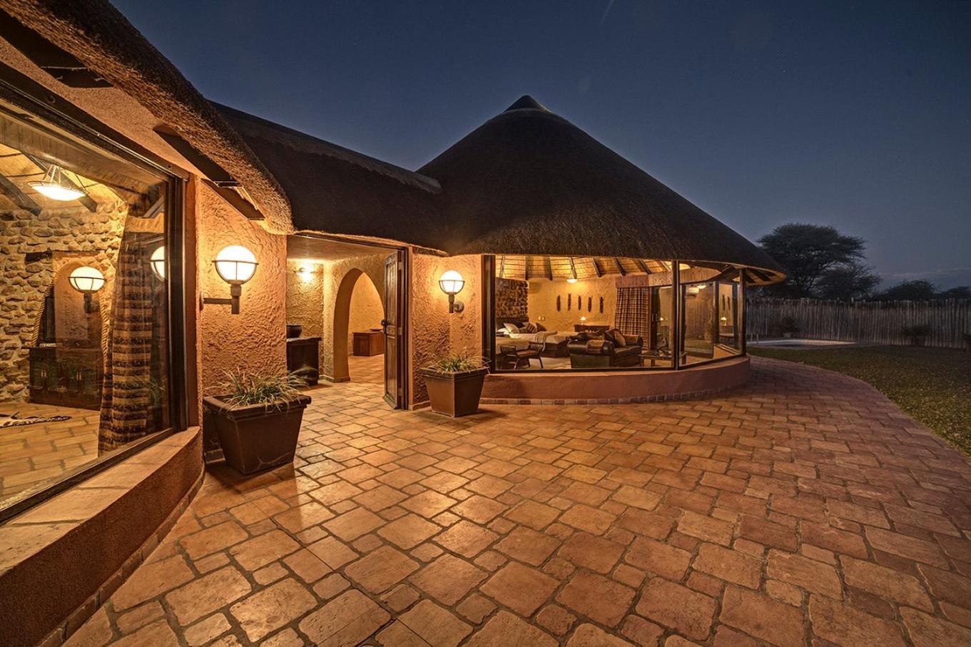 Mount Etjo Safari Lodge Kalkfeld Extérieur photo