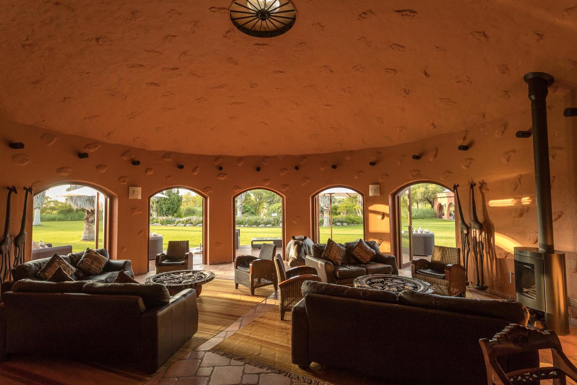 Mount Etjo Safari Lodge Kalkfeld Extérieur photo