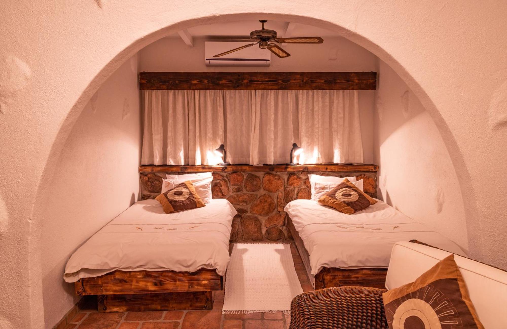 Mount Etjo Safari Lodge Kalkfeld Extérieur photo