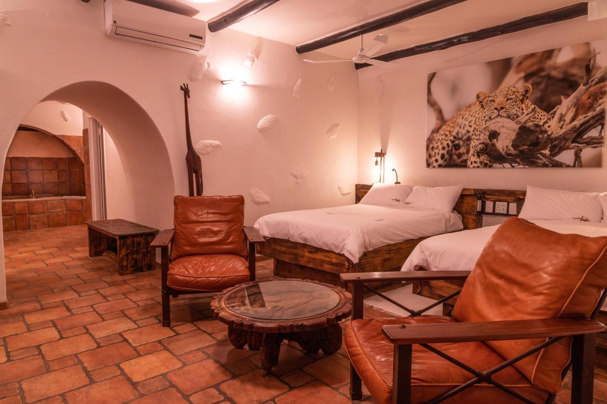 Mount Etjo Safari Lodge Kalkfeld Extérieur photo