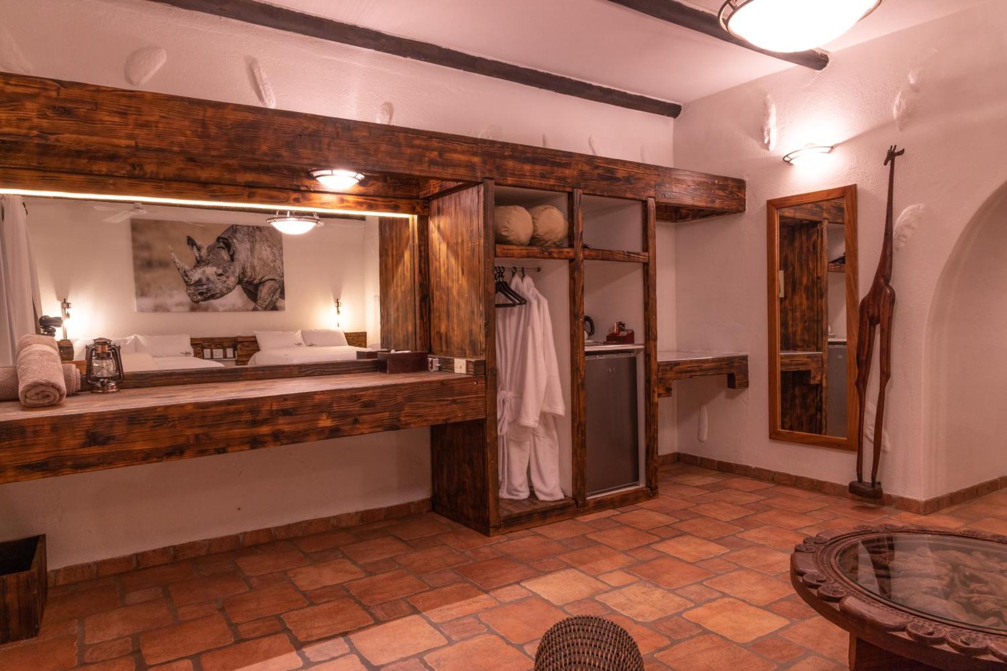 Mount Etjo Safari Lodge Kalkfeld Extérieur photo