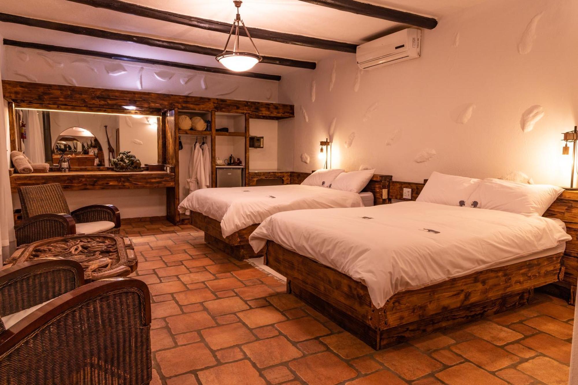 Mount Etjo Safari Lodge Kalkfeld Extérieur photo