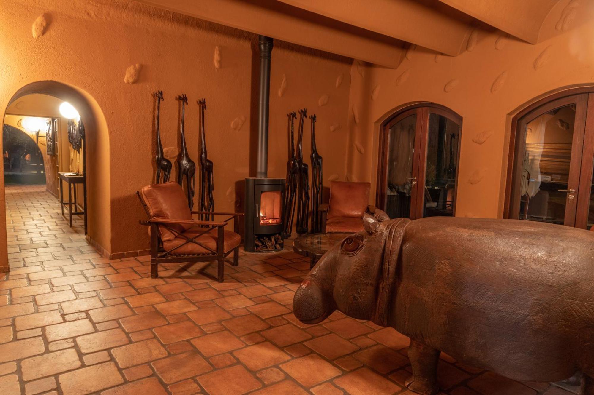 Mount Etjo Safari Lodge Kalkfeld Extérieur photo